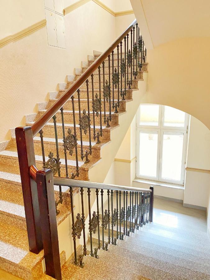 Apartament Bialy Z Jacuzzi Cracóvia Exterior foto